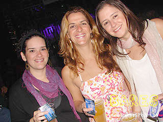 Projeto Movimento Music Live com Monobloco na Vila dos Ipês Espaço e Gastronomia Projeto Movimento Music Live com Monobloco na Vila dos Ipês Espaço e Gastronomia