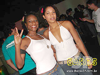 Projeto Movimento Music Live com Monobloco na Vila dos Ipês Espaço e Gastronomia Projeto Movimento Music Live com Monobloco na Vila dos Ipês Espaço e Gastronomia