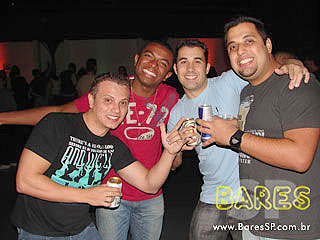 Projeto Movimento Music Live com Monobloco na Vila dos Ipês Espaço e Gastronomia Projeto Movimento Music Live com Monobloco na Vila dos Ipês Espaço e Gastronomia