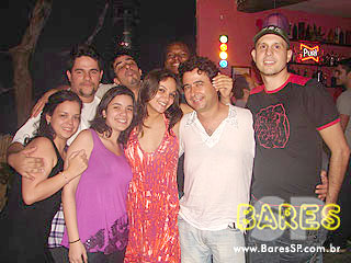 Noite divertida no Puri Bar Noite divertida no Puri Bar