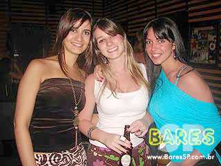 Noite divertida no Puri Bar Noite divertida no Puri Bar