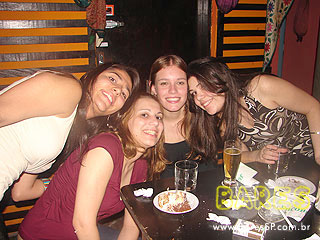 Noite divertida no Puri Bar Noite divertida no Puri Bar