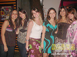 Noite divertida no Puri Bar Noite divertida no Puri Bar