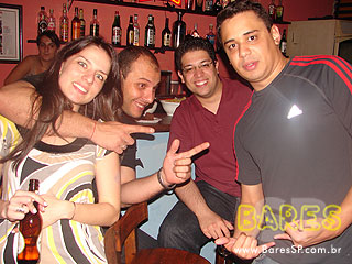 Noite divertida no Puri Bar Noite divertida no Puri Bar