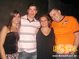 Noite divertida no Puri Bar Noite divertida no Puri Bar