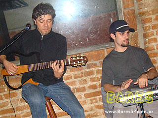 Espetos doces e salgados são a especialidade no Maria Namoradeira Espetos doces e salgados são a especialidade no Maria Namoradeira