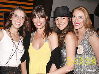 'Festa do Hawaii', banda T-Rox Disco e DJ's no Puri Bar 'Festa do Hawaii', banda T-Rox Disco e DJ's no Puri Bar