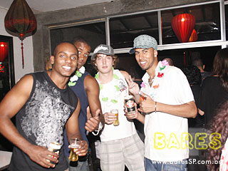 'Festa do Hawaii', banda T-Rox Disco e DJ's no Puri Bar 'Festa do Hawaii', banda T-Rox Disco e DJ's no Puri Bar