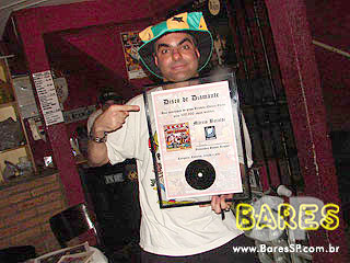 Festa do lançameno do livro Vale-Tudo e do Ginho, ET de Varginha no Blackmore Festa do lançameno do livro Vale-Tudo e do Ginho, ET de Varginha no Blackmore