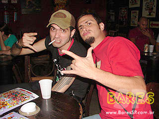 Festa do lançameno do livro Vale-Tudo e do Ginho, ET de Varginha no Blackmore Festa do lançameno do livro Vale-Tudo e do Ginho, ET de Varginha no Blackmore