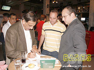 Lançamento do livro de Dr. Osmar de Oliveira no O Torcedor Bar & Café Lançamento do livro de Dr. Osmar de Oliveira no O Torcedor Bar & Café