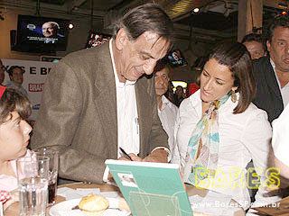 Lançamento do livro de Dr. Osmar de Oliveira no O Torcedor Bar & Café Lançamento do livro de Dr. Osmar de Oliveira no O Torcedor Bar & Café