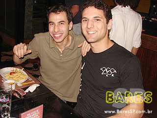 Piloto de Stock Car Renato Rattes aproveita o 'Bar em Bar' da Cervejaria Devassa Piloto de Stock Car Renato Rattes aproveita o 'Bar em Bar' da Cervejaria Devassa