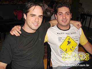 Piloto de Stock Car Renato Rattes aproveita o 'Bar em Bar' da Cervejaria Devassa Piloto de Stock Car Renato Rattes aproveita o 'Bar em Bar' da Cervejaria Devassa