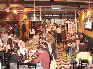 Piloto de Stock Car Renato Rattes aproveita o 'Bar em Bar' da Cervejaria Devassa Piloto de Stock Car Renato Rattes aproveita o 'Bar em Bar' da Cervejaria Devassa