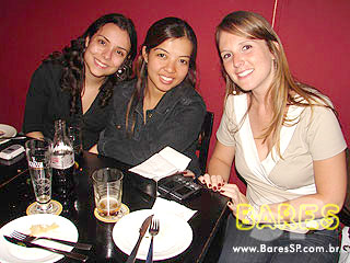 Piloto de Stock Car Renato Rattes aproveita o 'Bar em Bar' da Cervejaria Devassa Piloto de Stock Car Renato Rattes aproveita o 'Bar em Bar' da Cervejaria Devassa