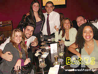 Piloto de Stock Car Renato Rattes aproveita o 'Bar em Bar' da Cervejaria Devassa Piloto de Stock Car Renato Rattes aproveita o 'Bar em Bar' da Cervejaria Devassa