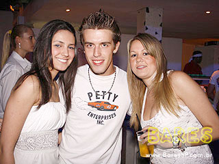 Warm-up do MOB Festival 2009 com Dj Hernan Cattaneo na Pacha Warm-up do MOB Festival 2009 com Dj Hernan Cattaneo na Pacha