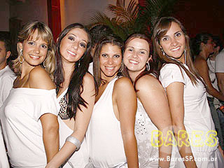 Warm-up do MOB Festival 2009 com Dj Hernan Cattaneo na Pacha Warm-up do MOB Festival 2009 com Dj Hernan Cattaneo na Pacha