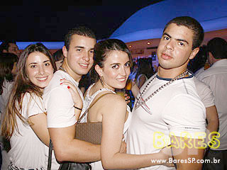 Warm-up do MOB Festival 2009 com Dj Hernan Cattaneo na Pacha Warm-up do MOB Festival 2009 com Dj Hernan Cattaneo na Pacha