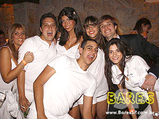 Warm-up do MOB Festival 2009 com Dj Hernan Cattaneo na Pacha Warm-up do MOB Festival 2009 com Dj Hernan Cattaneo na Pacha