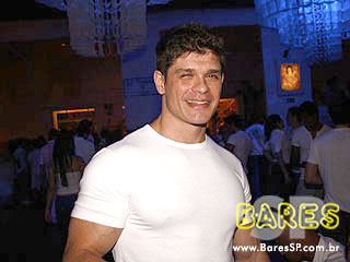 Warm-up do MOB Festival 2009 com Dj Hernan Cattaneo na Pacha Warm-up do MOB Festival 2009 com Dj Hernan Cattaneo na Pacha