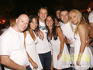 Warm-up do MOB Festival 2009 com Dj Hernan Cattaneo na Pacha Warm-up do MOB Festival 2009 com Dj Hernan Cattaneo na Pacha