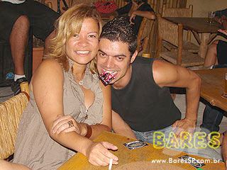 Banda Swing a Três se apresenta no Luau da Vila - Ação Blowtex Banda Swing a Três se apresenta no Luau da Vila - Ação Blowtex