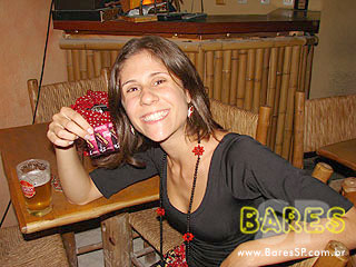 Banda Swing a Três se apresenta no Luau da Vila - Ação Blowtex Banda Swing a Três se apresenta no Luau da Vila - Ação Blowtex