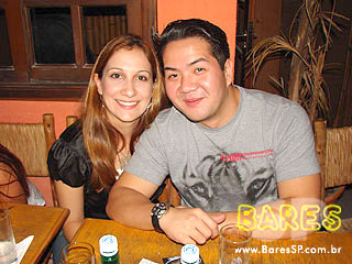 Banda Swing a Três se apresenta no Luau da Vila - Ação Blowtex Banda Swing a Três se apresenta no Luau da Vila - Ação Blowtex