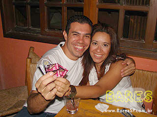 Banda Swing a Três se apresenta no Luau da Vila - Ação Blowtex Banda Swing a Três se apresenta no Luau da Vila - Ação Blowtex