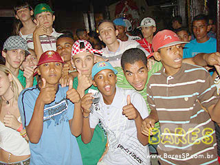 Noite animada no Capitão Gancho - AÇÃO BLOWTEX' Noite animada no Capitão Gancho - AÇÃO BLOWTEX'