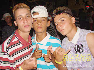 Noite animada no Capitão Gancho - AÇÃO BLOWTEX' Noite animada no Capitão Gancho - AÇÃO BLOWTEX'