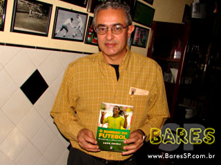 Lançamento do livro biográfico de Ronaldinho no Boleiros Bar Lançamento do livro biográfico de Ronaldinho no Boleiros Bar
