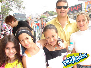 Ação Promocional Plugados Adria – Show RBD – Portão 16 Ação Promocional Plugados Adria – Show RBD – Portão 16