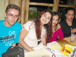 Sábado no Bella Innocenti Sábado no Bella Innocenti