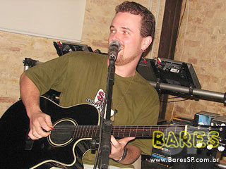 Véspera de feriado agitada no Bella Innocenti Véspera de feriado agitada no Bella Innocenti