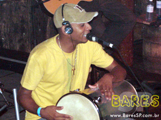 Grupos Turma do Pagode e Samprazer na Cervejaria Estância Itaim Grupos Turma do Pagode e Samprazer na Cervejaria Estância Itaim