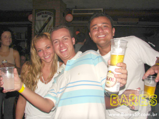 Grupos Turma do Pagode e Samprazer na Cervejaria Estância Itaim Grupos Turma do Pagode e Samprazer na Cervejaria Estância Itaim