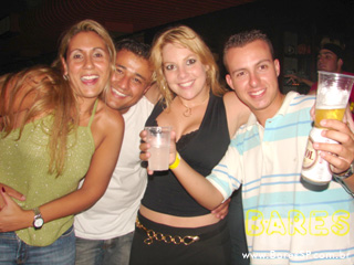 Grupos Turma do Pagode e Samprazer na Cervejaria Estância Itaim Grupos Turma do Pagode e Samprazer na Cervejaria Estância Itaim