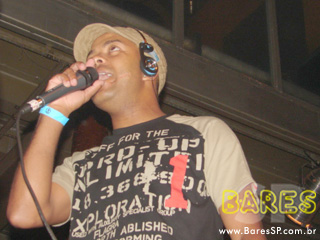 Grupos Turma do Pagode e Samprazer na Cervejaria Estância Itaim Grupos Turma do Pagode e Samprazer na Cervejaria Estância Itaim