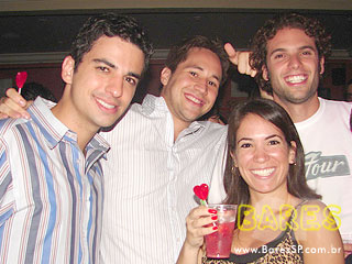 Sábado animado no Autêntico Bar Sábado animado no Autêntico Bar