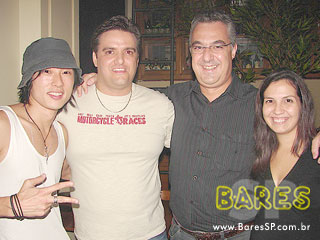 Sábado animado no Autêntico Bar Sábado animado no Autêntico Bar