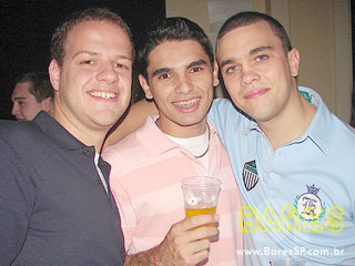 Sábado animado no Autêntico Bar Sábado animado no Autêntico Bar