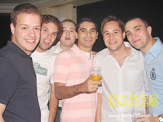 Sábado animado no Autêntico Bar Sábado animado no Autêntico Bar