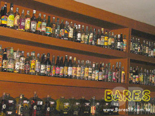 Sábado a noite no Consulado da Cachaça Sábado a noite no Consulado da Cachaça