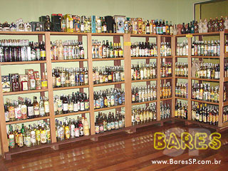 Sábado a noite no Consulado da Cachaça Sábado a noite no Consulado da Cachaça