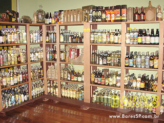 Sábado a noite no Consulado da Cachaça Sábado a noite no Consulado da Cachaça