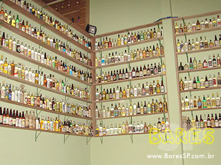 Sábado a noite no Consulado da Cachaça Sábado a noite no Consulado da Cachaça