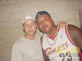 Quinta-feira a noite no Lisboa Chopp & Grill Quinta-feira a noite no Lisboa Chopp & Grill